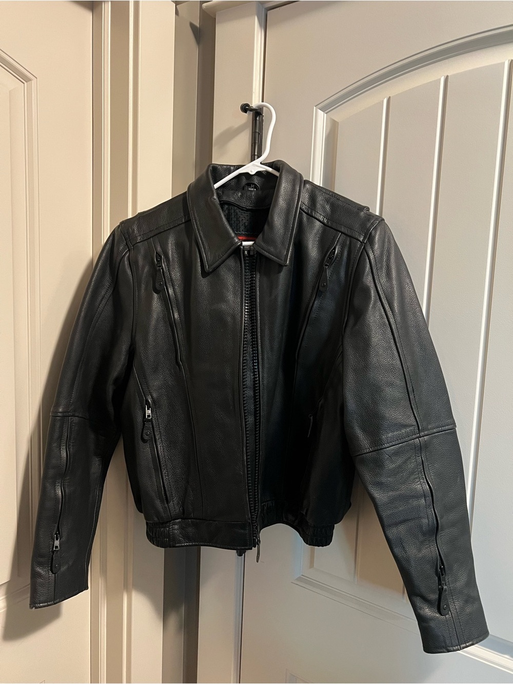 Vintage Classic Black Leather Jacket